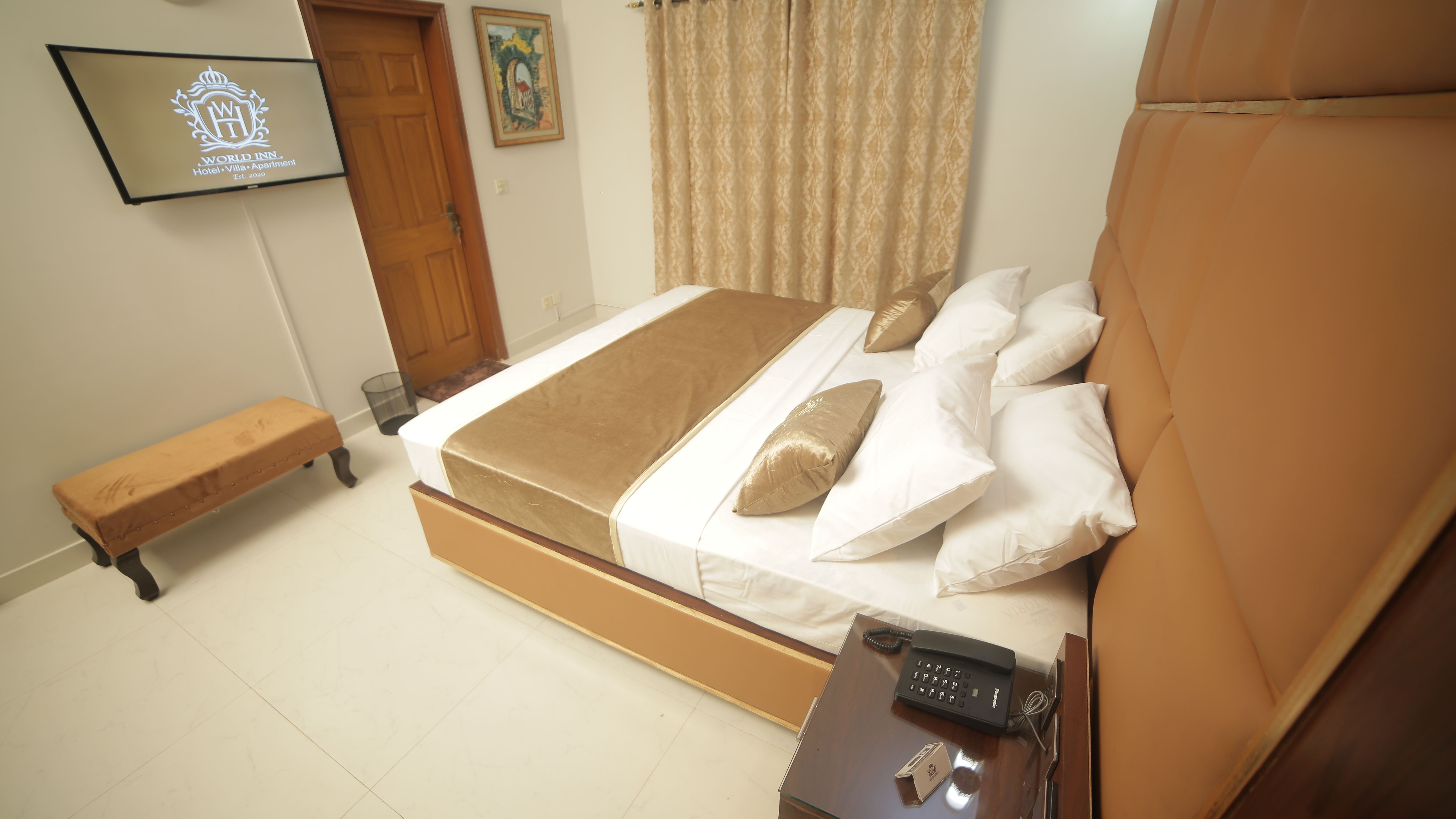 Deluxe Room 3
