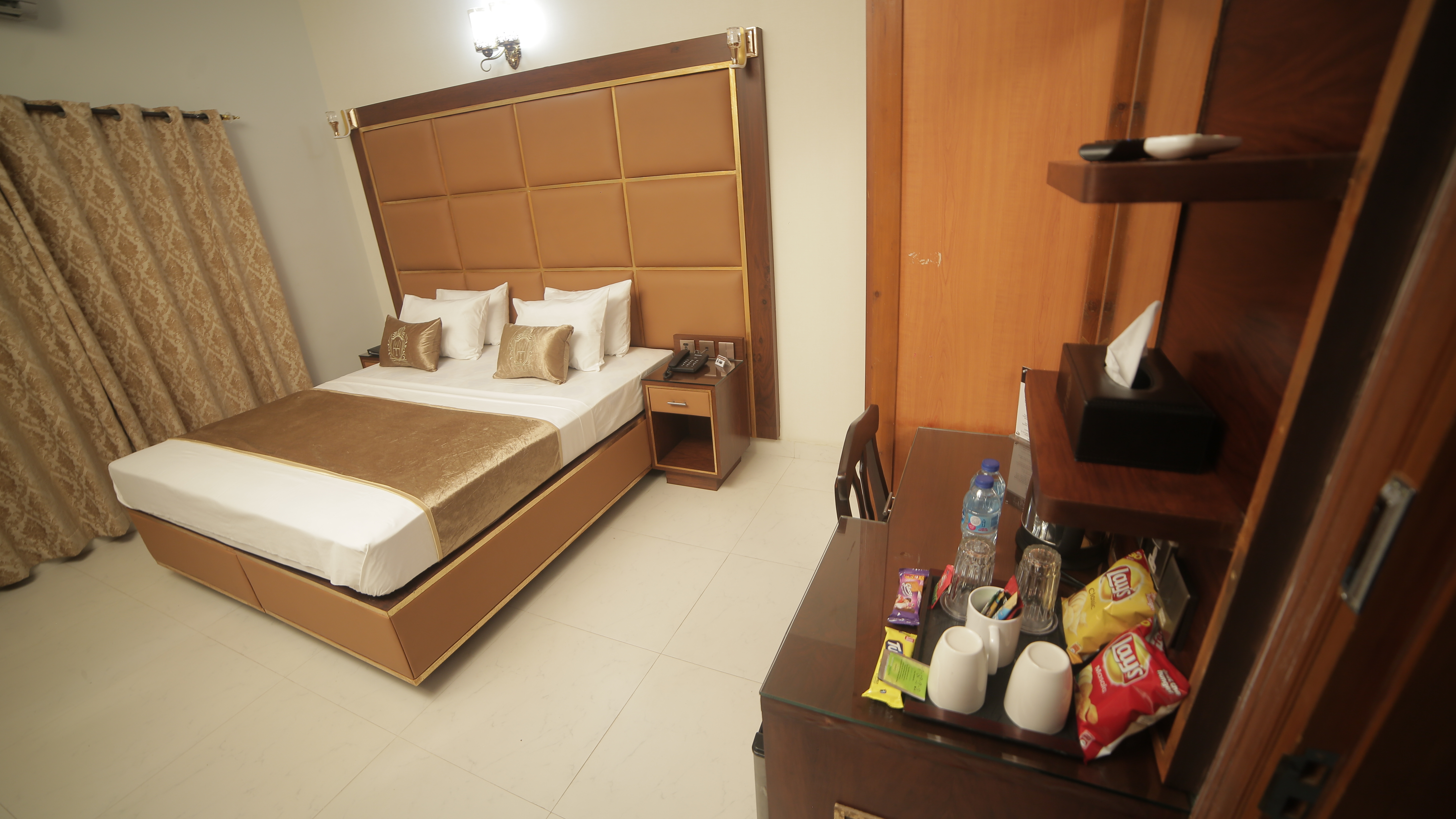 Family Suite 6