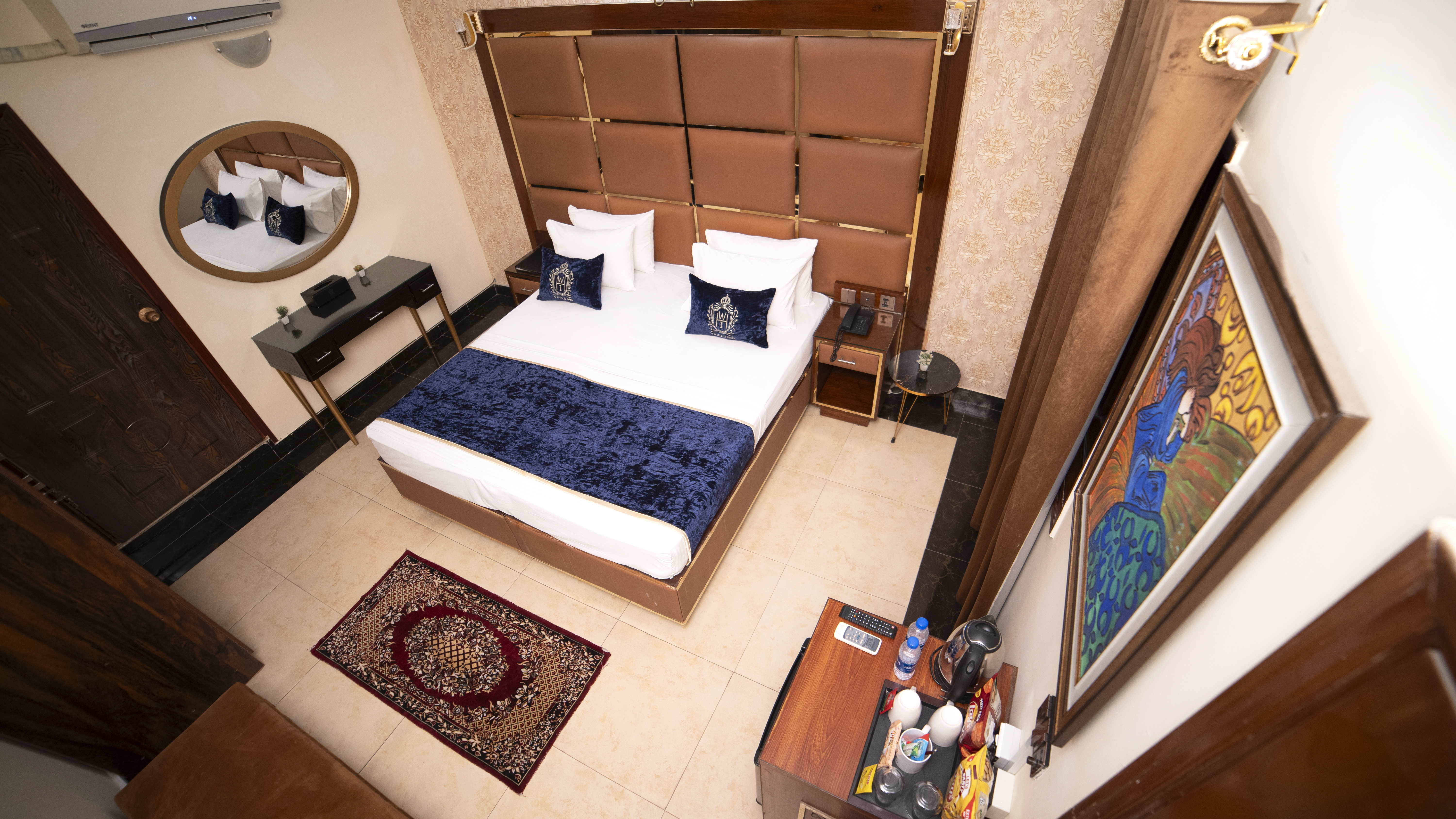 Deluxe Room 1