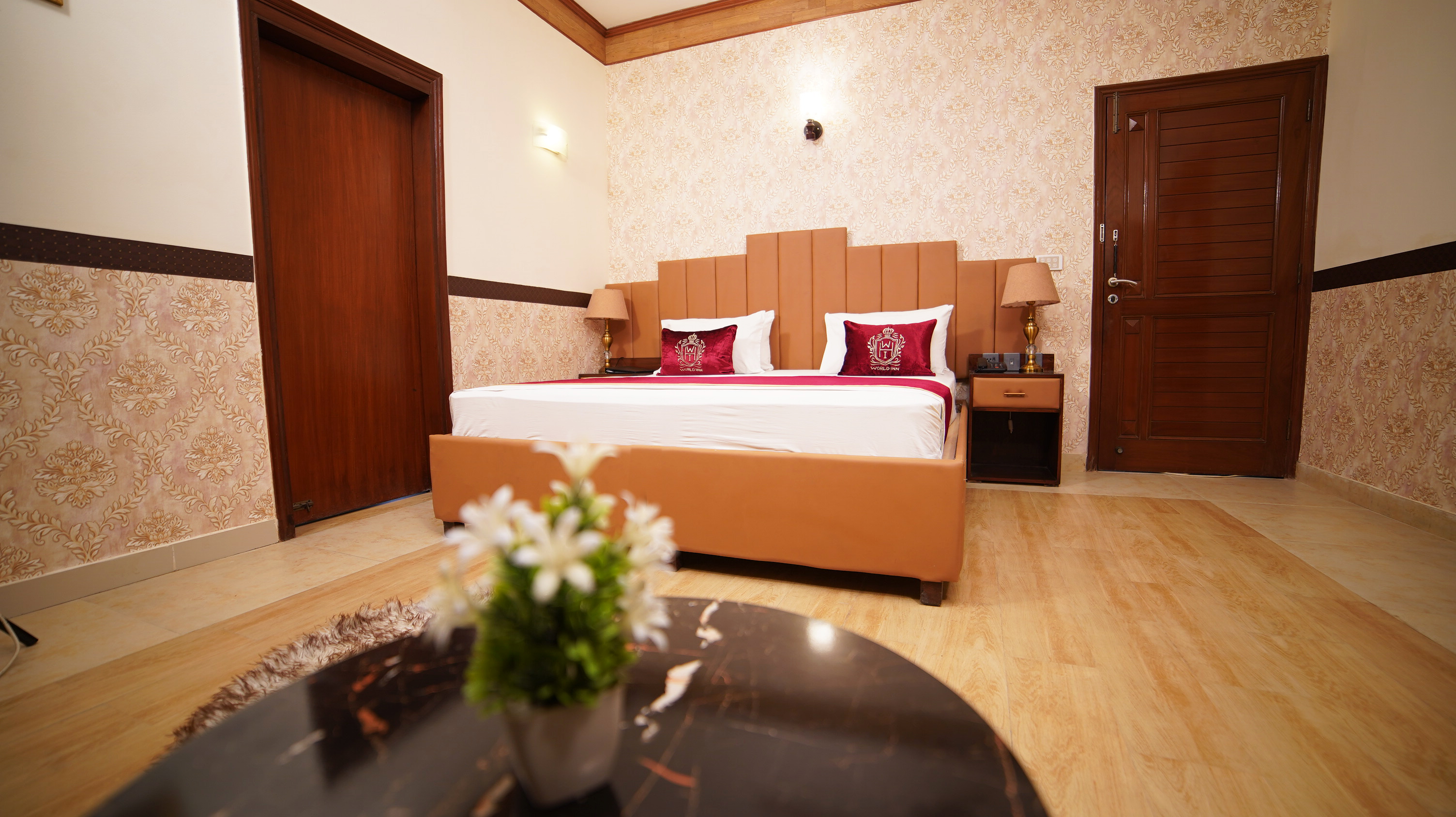 Deluxe Room 7