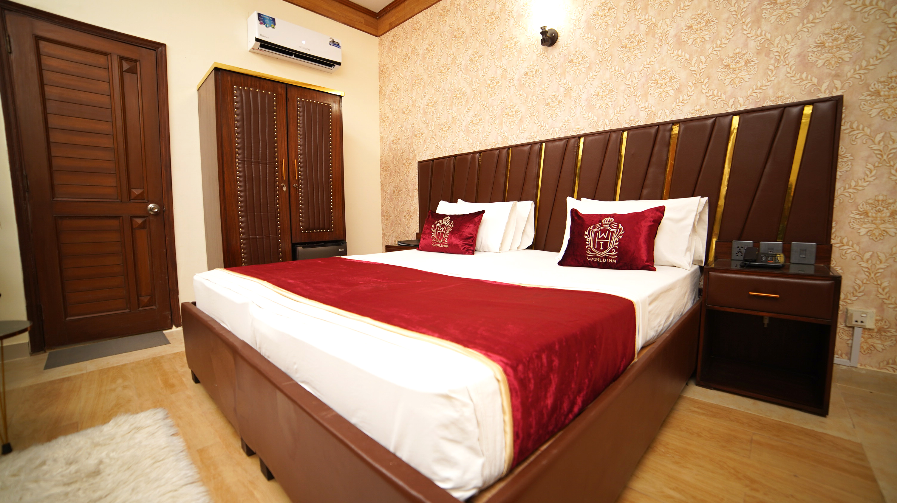 Deluxe Room 15