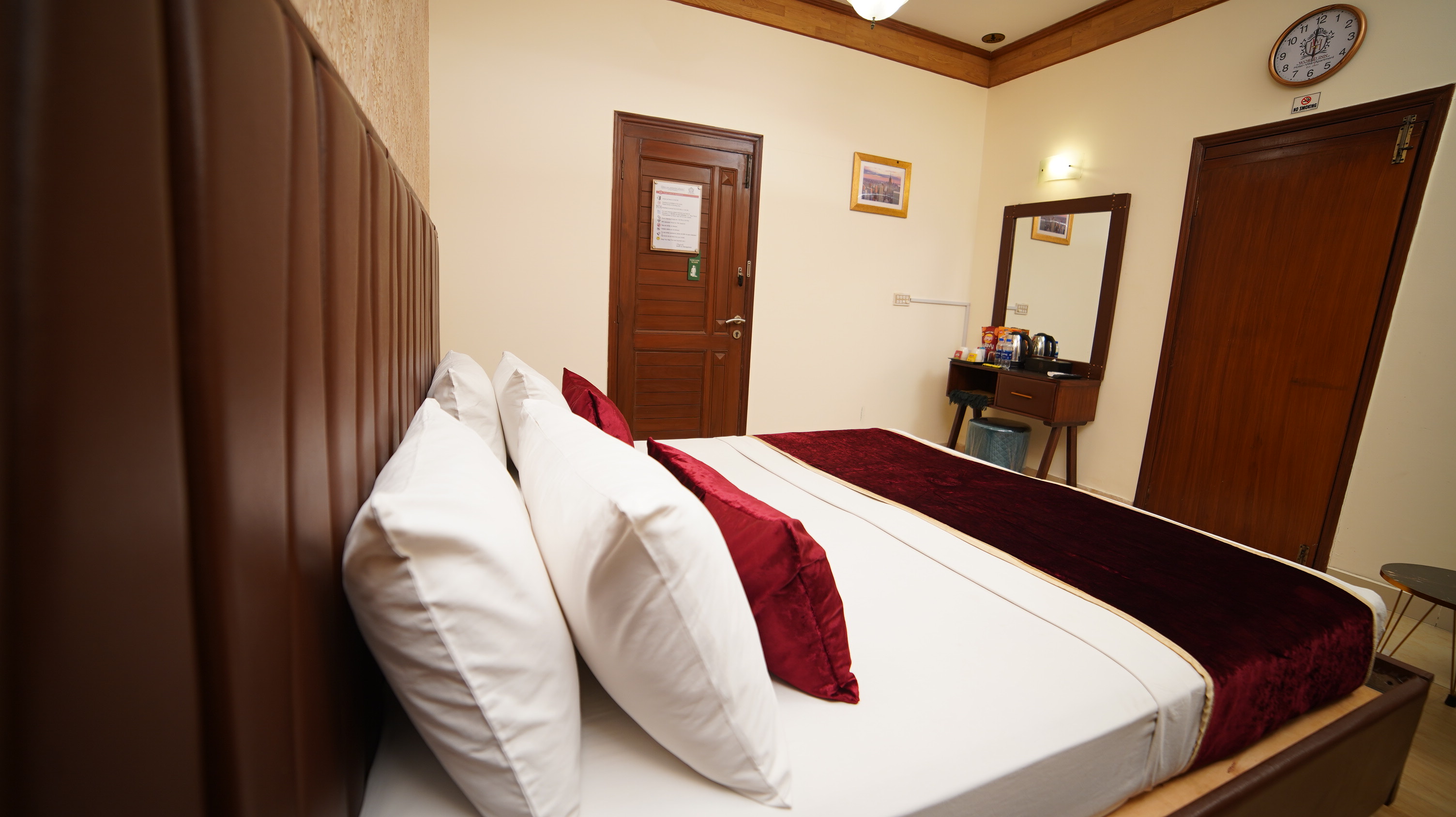 Deluxe Room 16