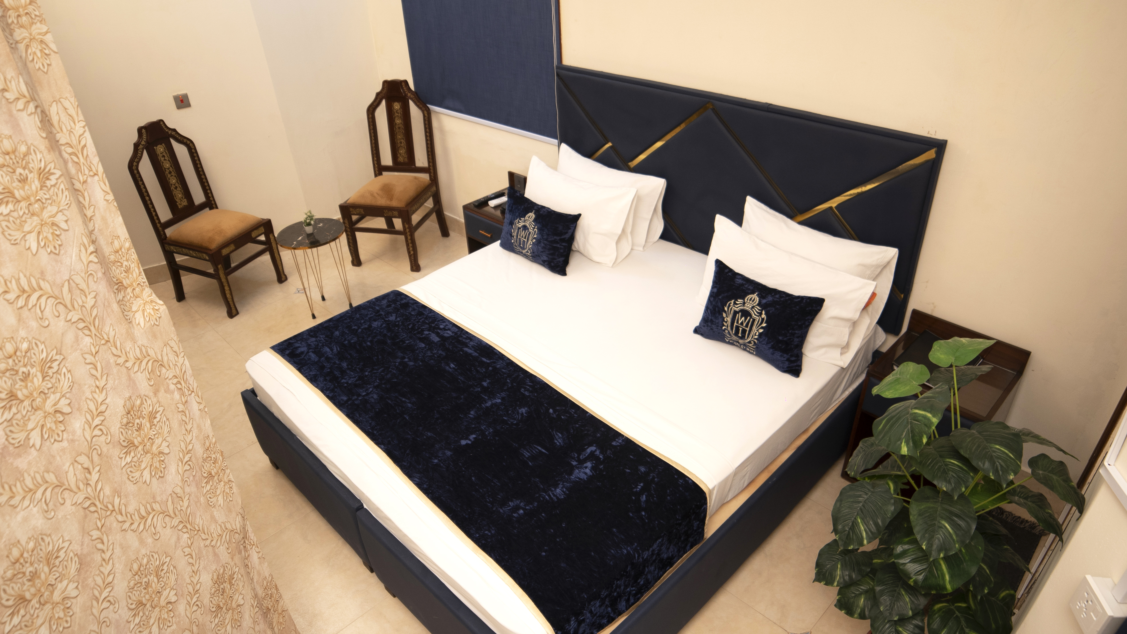 Deluxe Room 18