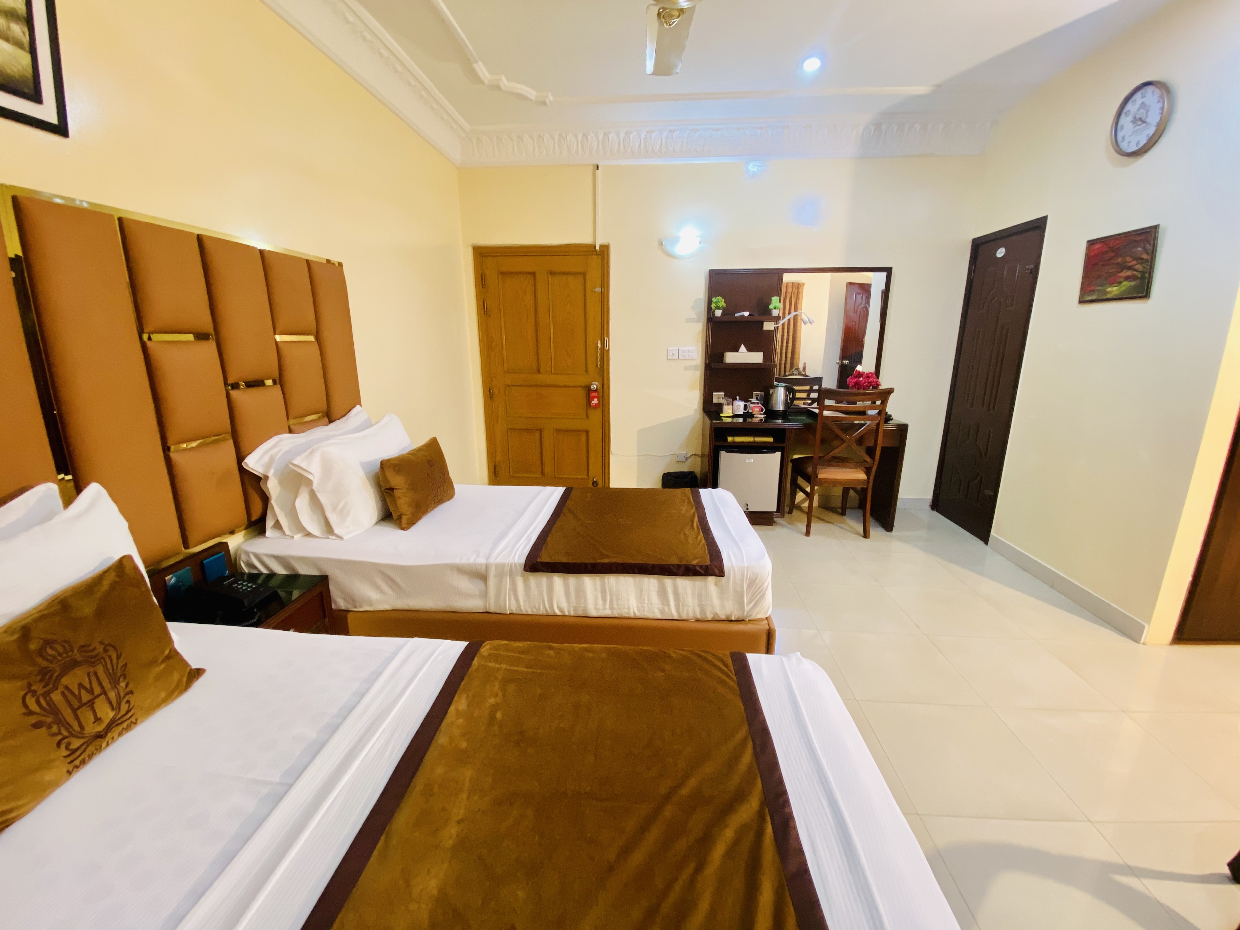Twin Room 5